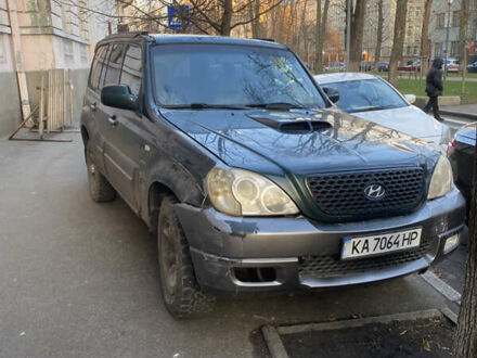 Зеленый Хендай Терракан, объемом двигателя 2.9 л и пробегом 251 тыс. км за 5300 $, фото 1 на Automoto.ua