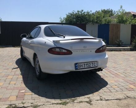 Белый Хендай Тибурон, объемом двигателя 2 л и пробегом 264 тыс. км за 1800 $, фото 6 на Automoto.ua