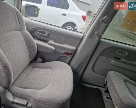 Бежевый Хендай Траджет, объемом двигателя 2 л и пробегом 240 тыс. км за 4750 $, фото 7 на Automoto.ua