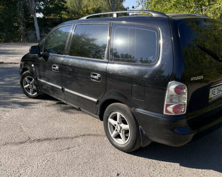 Чорний Хендай Траджет, об'ємом двигуна 2 л та пробігом 217 тис. км за 4600 $, фото 2 на Automoto.ua