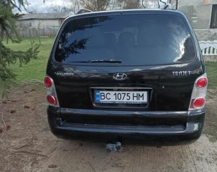 Черный Хендай Траджет, объемом двигателя 2 л и пробегом 350 тыс. км за 3500 $, фото 3 на Automoto.ua