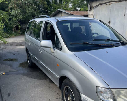 Сірий Хендай Траджет, об'ємом двигуна 2 л та пробігом 221 тис. км за 2500 $, фото 2 на Automoto.ua