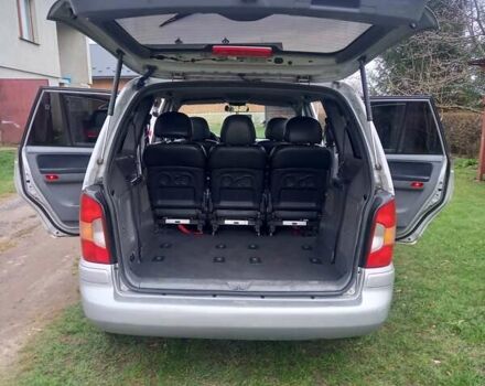 Серый Хендай Траджет, объемом двигателя 2 л и пробегом 192 тыс. км за 5100 $, фото 7 на Automoto.ua