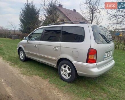 Серый Хендай Траджет, объемом двигателя 2 л и пробегом 192 тыс. км за 5100 $, фото 6 на Automoto.ua