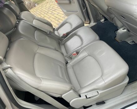 Серый Хендай Траджет, объемом двигателя 2 л и пробегом 250 тыс. км за 4000 $, фото 6 на Automoto.ua