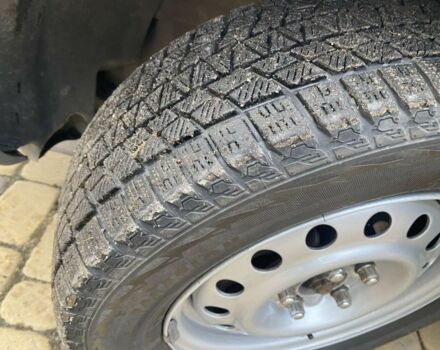 Серый Хендай Траджет, объемом двигателя 2 л и пробегом 250 тыс. км за 4000 $, фото 11 на Automoto.ua