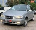 Сірий Хендай Траджет, об'ємом двигуна 2 л та пробігом 250 тис. км за 4630 $, фото 1 на Automoto.ua