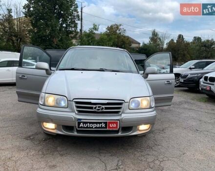 Сірий Хендай Траджет, об'ємом двигуна 2 л та пробігом 250 тис. км за 4630 $, фото 18 на Automoto.ua