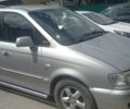Сірий Хендай Траджет, об'ємом двигуна 2 л та пробігом 280 тис. км за 4300 $, фото 1 на Automoto.ua