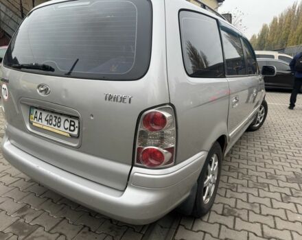 Серый Хендай Траджет, объемом двигателя 2 л и пробегом 280 тыс. км за 3300 $, фото 3 на Automoto.ua