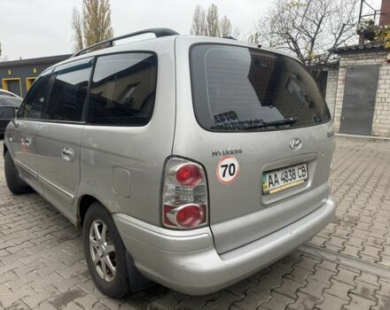 Серый Хендай Траджет, объемом двигателя 2 л и пробегом 280 тыс. км за 3300 $, фото 4 на Automoto.ua