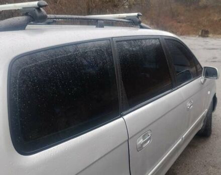 Серый Хендай Траджет, объемом двигателя 1.98 л и пробегом 200 тыс. км за 2900 $, фото 2 на Automoto.ua