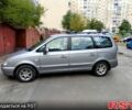 Серый Хендай Траджет, объемом двигателя 2 л и пробегом 271 тыс. км за 5600 $, фото 1 на Automoto.ua