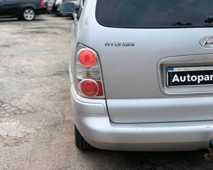 Сірий Хендай Траджет, об'ємом двигуна 2 л та пробігом 250 тис. км за 4740 $, фото 11 на Automoto.ua