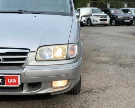 Сірий Хендай Траджет, об'ємом двигуна 2 л та пробігом 250 тис. км за 4630 $, фото 8 на Automoto.ua