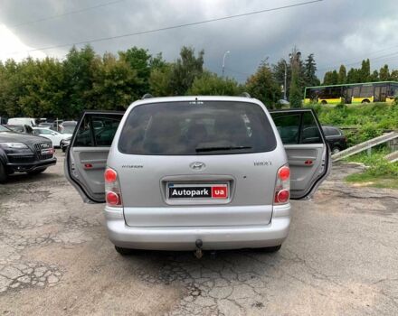 Сірий Хендай Траджет, об'ємом двигуна 2 л та пробігом 250 тис. км за 4740 $, фото 16 на Automoto.ua