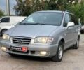 Сірий Хендай Траджет, об'ємом двигуна 2 л та пробігом 250 тис. км за 4630 $, фото 1 на Automoto.ua