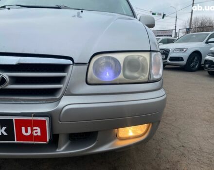 Сірий Хендай Траджет, об'ємом двигуна 2 л та пробігом 250 тис. км за 5990 $, фото 8 на Automoto.ua
