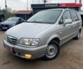 Серый Хендай Траджет, объемом двигателя 2 л и пробегом 250 тыс. км за 5990 $, фото 1 на Automoto.ua