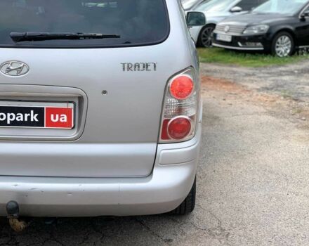 Сірий Хендай Траджет, об'ємом двигуна 2 л та пробігом 250 тис. км за 4740 $, фото 10 на Automoto.ua