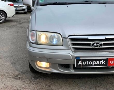 Сірий Хендай Траджет, об'ємом двигуна 2 л та пробігом 250 тис. км за 4630 $, фото 9 на Automoto.ua
