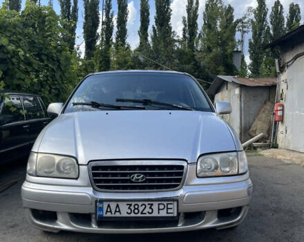 Сірий Хендай Траджет, об'ємом двигуна 2 л та пробігом 221 тис. км за 2500 $, фото 1 на Automoto.ua