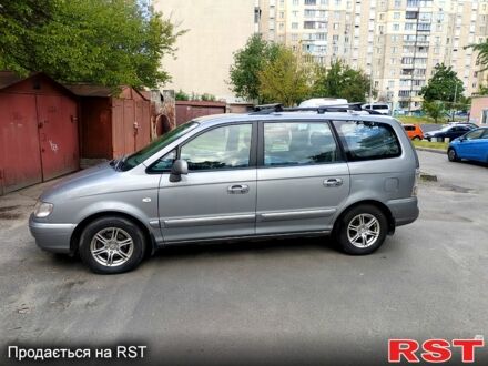 Хендай Траджет 2007 в Белой Церкве на Automoto.ua Серый Хендай Траджет, объемом двигателя 2 л и пробегом 271 тыс. км за 5600 $, фото 1 на Automoto.ua