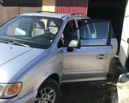 Синий Хендай Траджет, объемом двигателя 2 л и пробегом 340 тыс. км за 3200 $, фото 1 на Automoto.ua