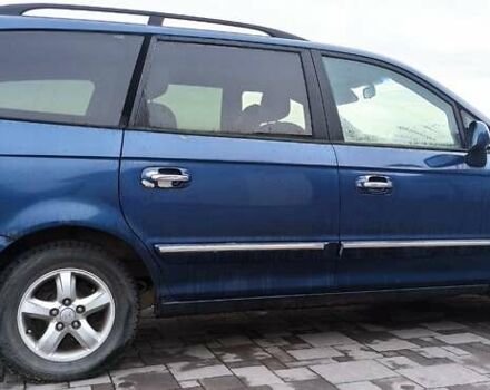 Синій Хендай Траджет, об'ємом двигуна 2 л та пробігом 390 тис. км за 2500 $, фото 1 на Automoto.ua