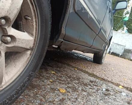 Синий Хендай Траджет, объемом двигателя 1.98 л и пробегом 250 тыс. км за 3100 $, фото 3 на Automoto.ua