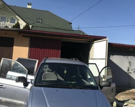 Синий Хендай Траджет, объемом двигателя 2 л и пробегом 340 тыс. км за 3200 $, фото 1 на Automoto.ua