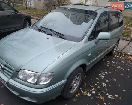 Зеленый Хендай Траджет, объемом двигателя 2 л и пробегом 400 тыс. км за 2900 $, фото 2 на Automoto.ua