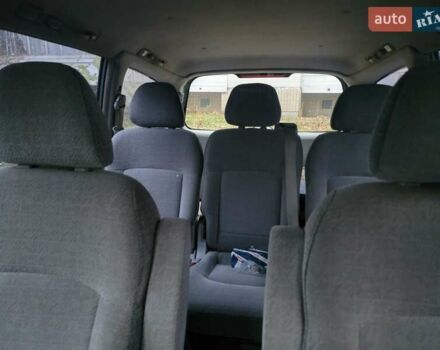 Зеленый Хендай Траджет, объемом двигателя 2 л и пробегом 400 тыс. км за 2900 $, фото 9 на Automoto.ua