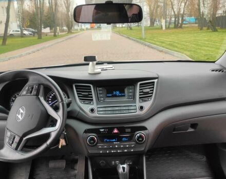 Белый Хендай Туксон, объемом двигателя 2 л и пробегом 76 тыс. км за 19300 $, фото 5 на Automoto.ua