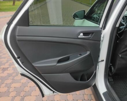 Белый Хендай Туксон, объемом двигателя 2 л и пробегом 76 тыс. км за 19600 $, фото 11 на Automoto.ua