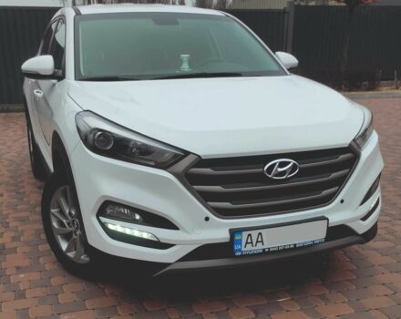 Белый Хендай Туксон, объемом двигателя 2 л и пробегом 76 тыс. км за 19300 $, фото 2 на Automoto.ua