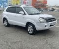 Белый Хендай Туксон, объемом двигателя 2 л и пробегом 183 тыс. км за 9500 $, фото 1 на Automoto.ua