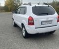 Белый Хендай Туксон, объемом двигателя 2 л и пробегом 183 тыс. км за 9500 $, фото 2 на Automoto.ua