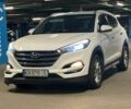 Белый Хендай Туксон, объемом двигателя 2 л и пробегом 87 тыс. км за 11500 $, фото 1 на Automoto.ua