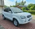 Белый Хендай Туксон, объемом двигателя 2 л и пробегом 192 тыс. км за 2227 $, фото 4 на Automoto.ua