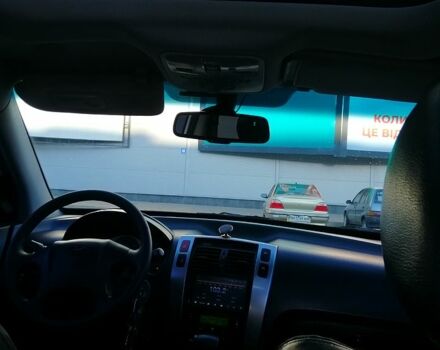 Білий Хендай Туксон, об'ємом двигуна 2 л та пробігом 228 тис. км за 7500 $, фото 2 на Automoto.ua