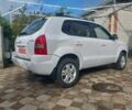 Белый Хендай Туксон, объемом двигателя 2 л и пробегом 120 тыс. км за 9600 $, фото 5 на Automoto.ua
