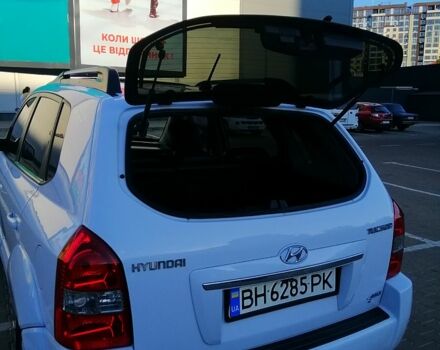 Білий Хендай Туксон, об'ємом двигуна 2 л та пробігом 228 тис. км за 7500 $, фото 7 на Automoto.ua