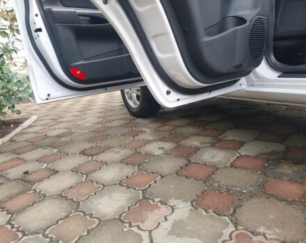 Белый Хендай Туксон, объемом двигателя 2 л и пробегом 120 тыс. км за 9600 $, фото 15 на Automoto.ua