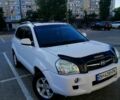 Білий Хендай Туксон, об'ємом двигуна 2 л та пробігом 228 тис. км за 7500 $, фото 12 на Automoto.ua