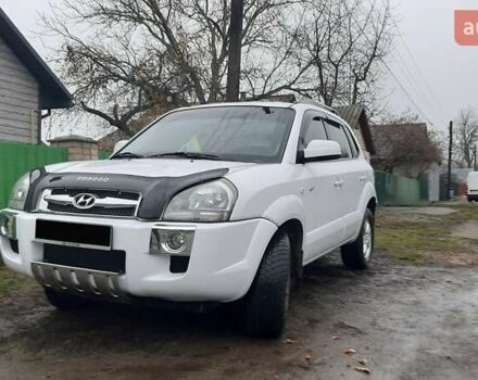 Белый Хендай Туксон, объемом двигателя 1.99 л и пробегом 191 тыс. км за 9300 $, фото 20 на Automoto.ua