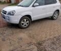 Белый Хендай Туксон, объемом двигателя 1.98 л и пробегом 200 тыс. км за 8500 $, фото 3 на Automoto.ua