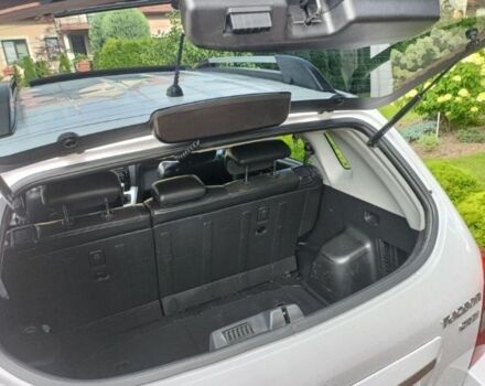 Белый Хендай Туксон, объемом двигателя 2 л и пробегом 192 тыс. км за 2227 $, фото 9 на Automoto.ua