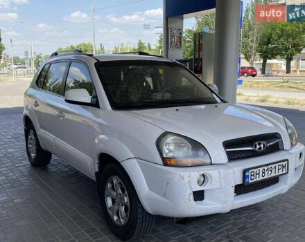 Білий Хендай Туксон, об'ємом двигуна 1.98 л та пробігом 225 тис. км за 8400 $, фото 6 на Automoto.ua