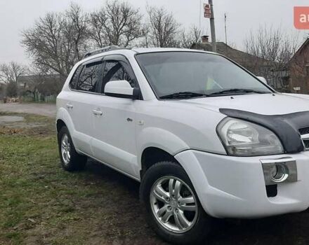 Белый Хендай Туксон, объемом двигателя 1.99 л и пробегом 191 тыс. км за 9300 $, фото 15 на Automoto.ua